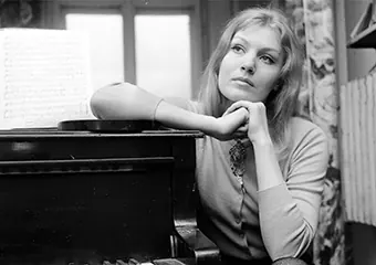 Анна Герман